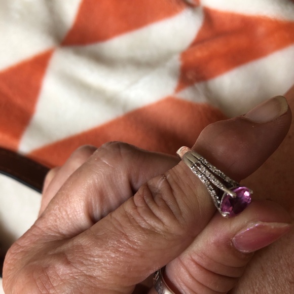 Ring - Picture 2 of 5